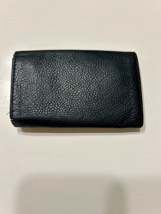 CHANEL Caviar Pebbled Leather Key and Card Holder - Picture 2 of 10